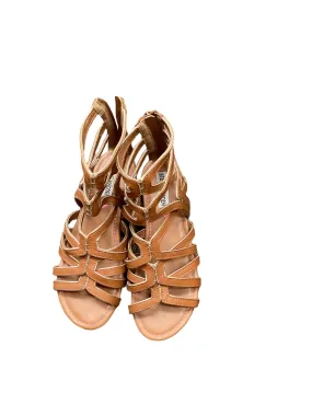 Brown Sandals Flats Steve Madden, Size 5